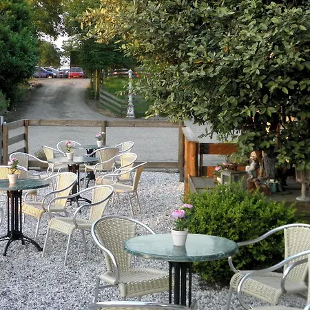 فندق Boerderij De Zellebergen Oudenbosch